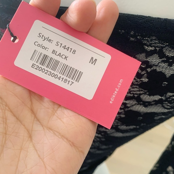 Edikted Black Lace Off Shoulder Crop Top NWT Size M - Picture 5 of 6